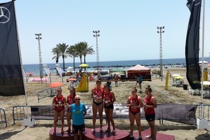 El podio juvenil femenino.