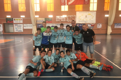 Los cadetes del CD El Ejido celebran el triunfo.