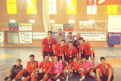 Kiosko Luis Marín se llevó la Supercopa juvenil.