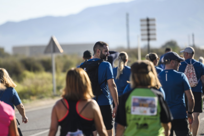 El alcalde hizo la prueba de senderismo.
