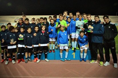 El podio se instaló frente a la tribuna de Santo Domingo.