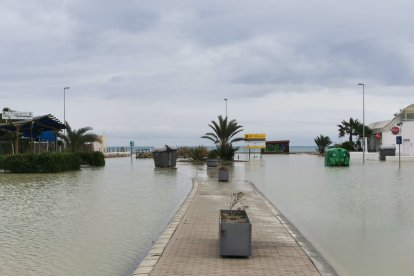 Calles inundadas en la zona naturista de Vera Playa.