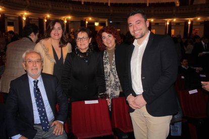 El subdelegado de Gobieno, concejalas del PSOE y el alcalde de Chirivel.