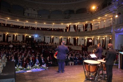 Ensemble de metales y percusión de la Orquesta Universidad de Almería, dirigida por Juan José Navarro.