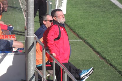 El míster Juan Ojeda.