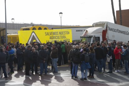 Concentración de los agricultores en Almería capital.