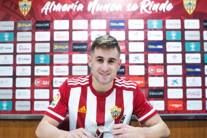 Barbero en la sala de prensa del Mediterráneo.