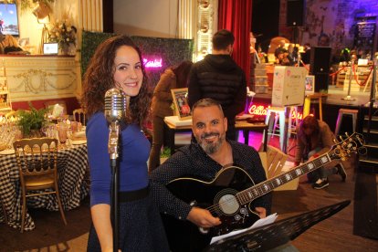 Sara y Mario, integrantes del grupo Rue Bourbon