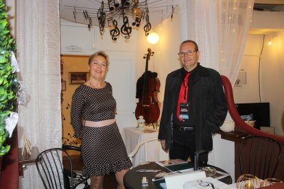 Coro Ciudad de Almería en su stand de Bodas de Ensueño.