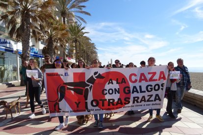 Miles de personas salieron a la calle en toda España.