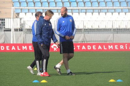 Guti con sus ayudantes.