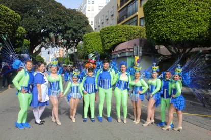 Comparsas y grupos de baile de Levante y Poniente en el Desfile de Carnaval.