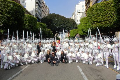 Comparsas y grupos de baile de Levante y Poniente en el Desfile de Carnaval.