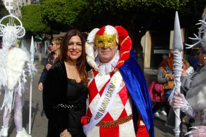 Comparsas y grupos de baile de Levante y Poniente en el Desfile de Carnaval.