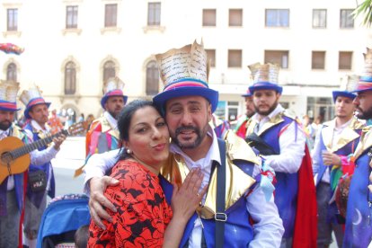 Comparsas y grupos de baile de Levante y Poniente en el Desfile de Carnaval.