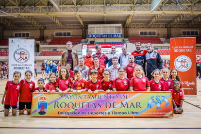 Parte del equipo técnico con los pequeños.