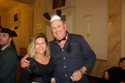 Cena-baile de Carnaval que acogió el salón noble del Círculo.