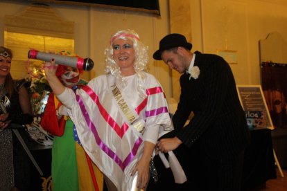 Cena-baile de Carnaval que acogió el salón noble del Círculo.