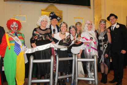 Cena-baile de Carnaval que acogió el salón noble del Círculo.