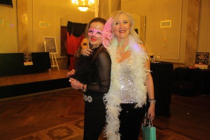 Cena-baile de Carnaval que acogió el salón noble del Círculo.