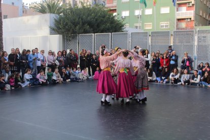 El Conservatorio Profesional de Danza celebra el Día de Andalucía.