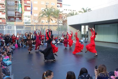 El Conservatorio Profesional de Danza celebra el Día de Andalucía.