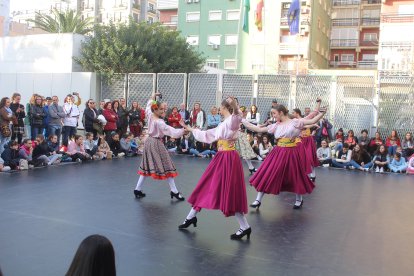 El Conservatorio Profesional de Danza celebra el Día de Andalucía.