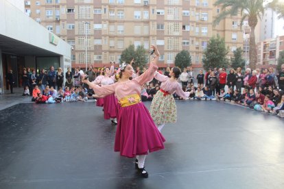 El Conservatorio Profesional de Danza celebra el Día de Andalucía.