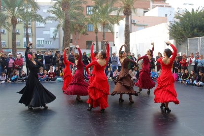 El Conservatorio Profesional de Danza celebra el Día de Andalucía.