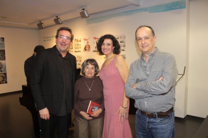 Presentación del libro ‘Munira’ antología poética de Pilar Quirosa.