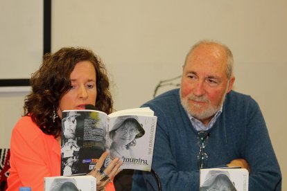 Presentación del libro ‘Munira’ antología poética de Pilar Quirosa.