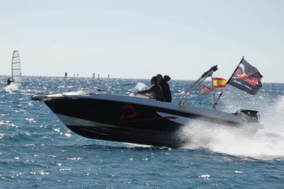 José Pleguezuelos al tanto de todo.