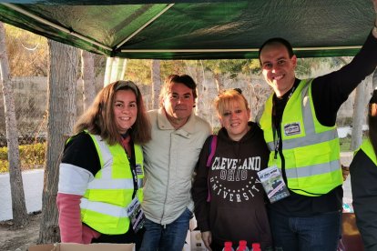 Irene y José Luis con Modesto y Montse, del Ayuntamiento.