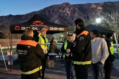 Organizando la llegada con Protección Civil.