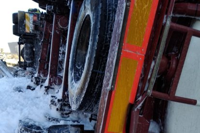 La A-7 está cortada desde las 16:30 horas de esta tarde.