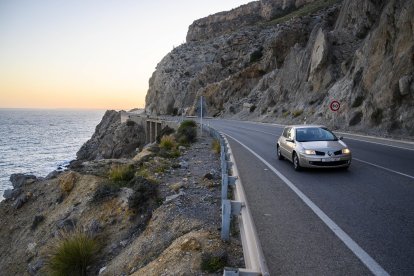 Cañarete: pasan los primeros coches en este 2020.