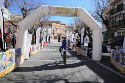 Juan Francisco Rodríguez cruzando la meta.