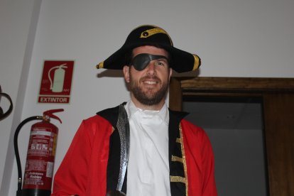 Rubén Plaza no le pierde el ojo el ser un buen pirata aunque sin la pata palo.