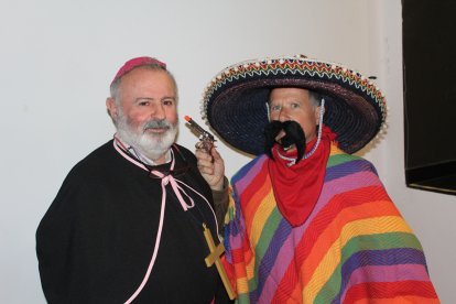 Un cura impostado y un mariachi almeriense, ¿qué podía salir mal?