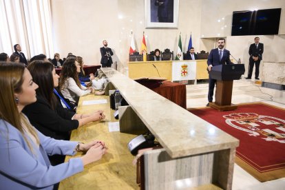 Toma de posesión de los doce nuevos funcionarios.