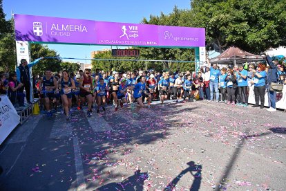 Carrera del Día de la Mujer en Almería. Llegadas a meta de 11 a 11:30 horas