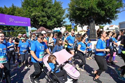 Carrera del Día de la Mujer en Almería. Llegadas a meta de 11 a 11:30 horas