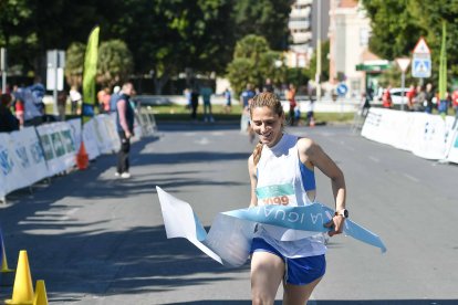 Carrera del Día de la Mujer en Almería. Llegadas a meta de 11 a 11:30 horas