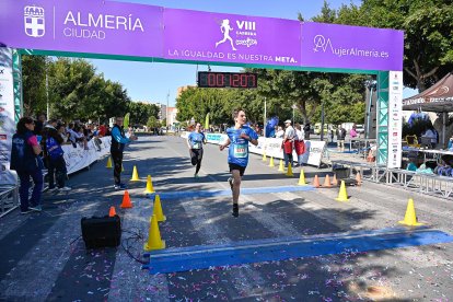 Carrera del Día de la Mujer en Almería. Llegadas a meta de 11:30 a 11:45 horas.