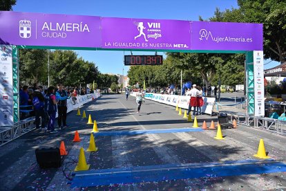 Carrera del Día de la Mujer en Almería. Llegadas a meta de 11:30 a 11:45 horas.