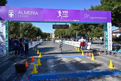 Carrera del Día de la Mujer en Almería. Llegadas a meta de 11:30 a 11:45 horas.