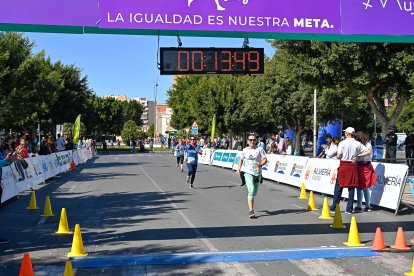 Carrera del Día de la Mujer en Almería. Llegadas a meta de 11:30 a 11:45 horas.