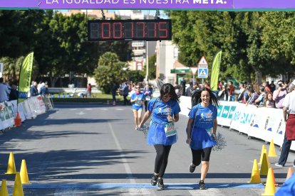 Carrera del Día de la Mujer en Almería. Llegadas a meta de 11:30 a 11:45 horas.