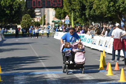 Carrera del Día de la Mujer en Almería. Llegadas a meta de 11:30 a 11:45 horas.