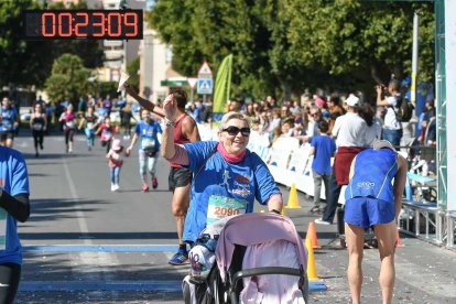 Carrera del Día de la Mujer en Almería. Llegadas a meta de 11:30 a 11:45 horas.